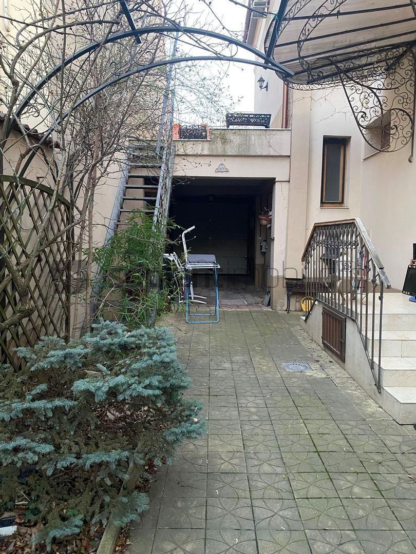 Casa ultracentrala ideala pentru inchiriere birouri - Poză 12