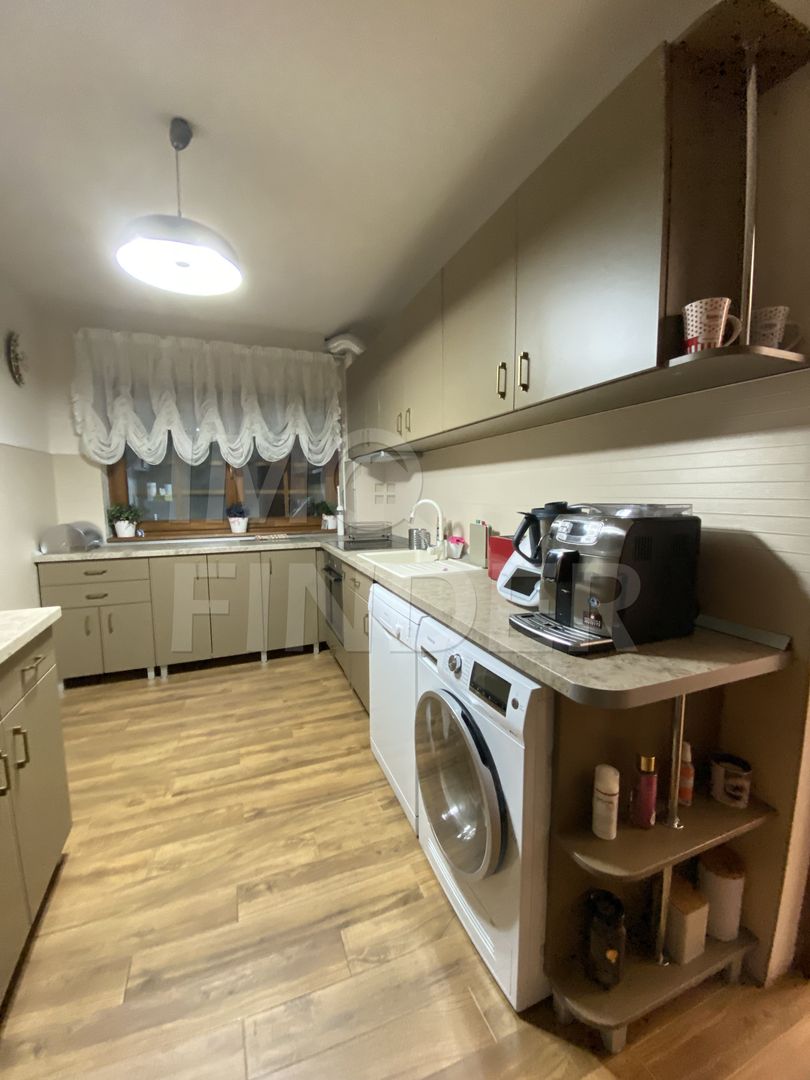 Vila individuala/Pensiune, teren 1022 mp, piscina, pompa de caldura - Poză 12