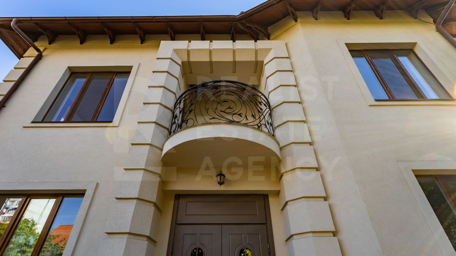 Vânzare, casă, 5 camere, str. Basarabilor, Buiucani - Poză 1