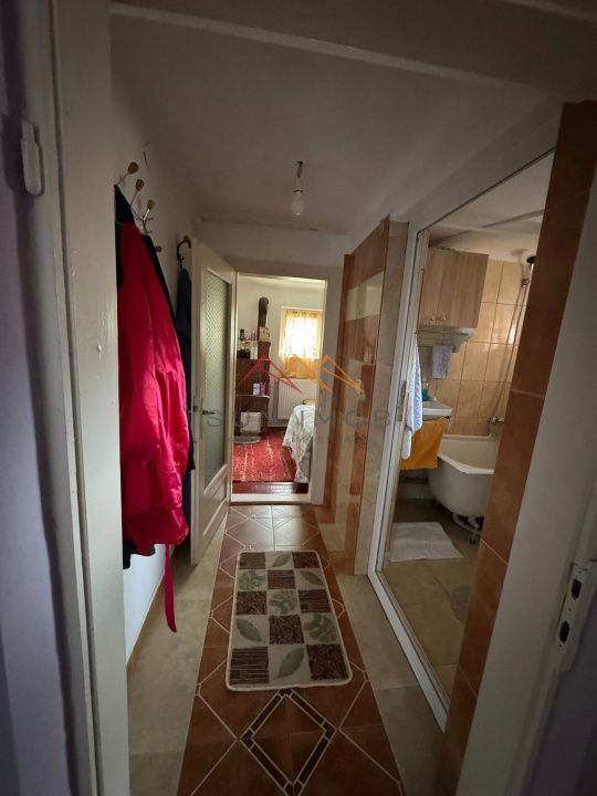 Casa solida 5 camere, teren 736mp, toate utilitatile, CT - Poză 14