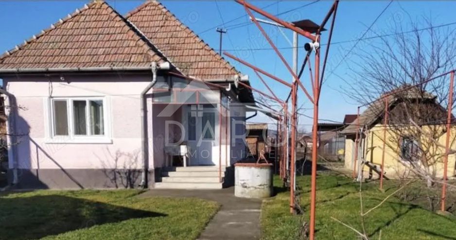 Vând casă în Cristești - Poză 3