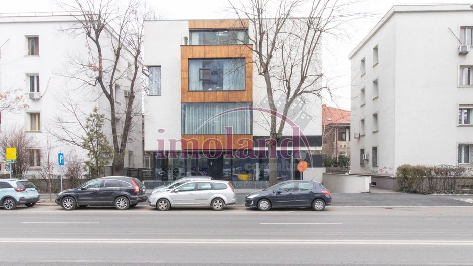 Inchiriere Spatiu Comercial/Showroom stradal - Vitrina si terasa - Floreasca - Poză 1