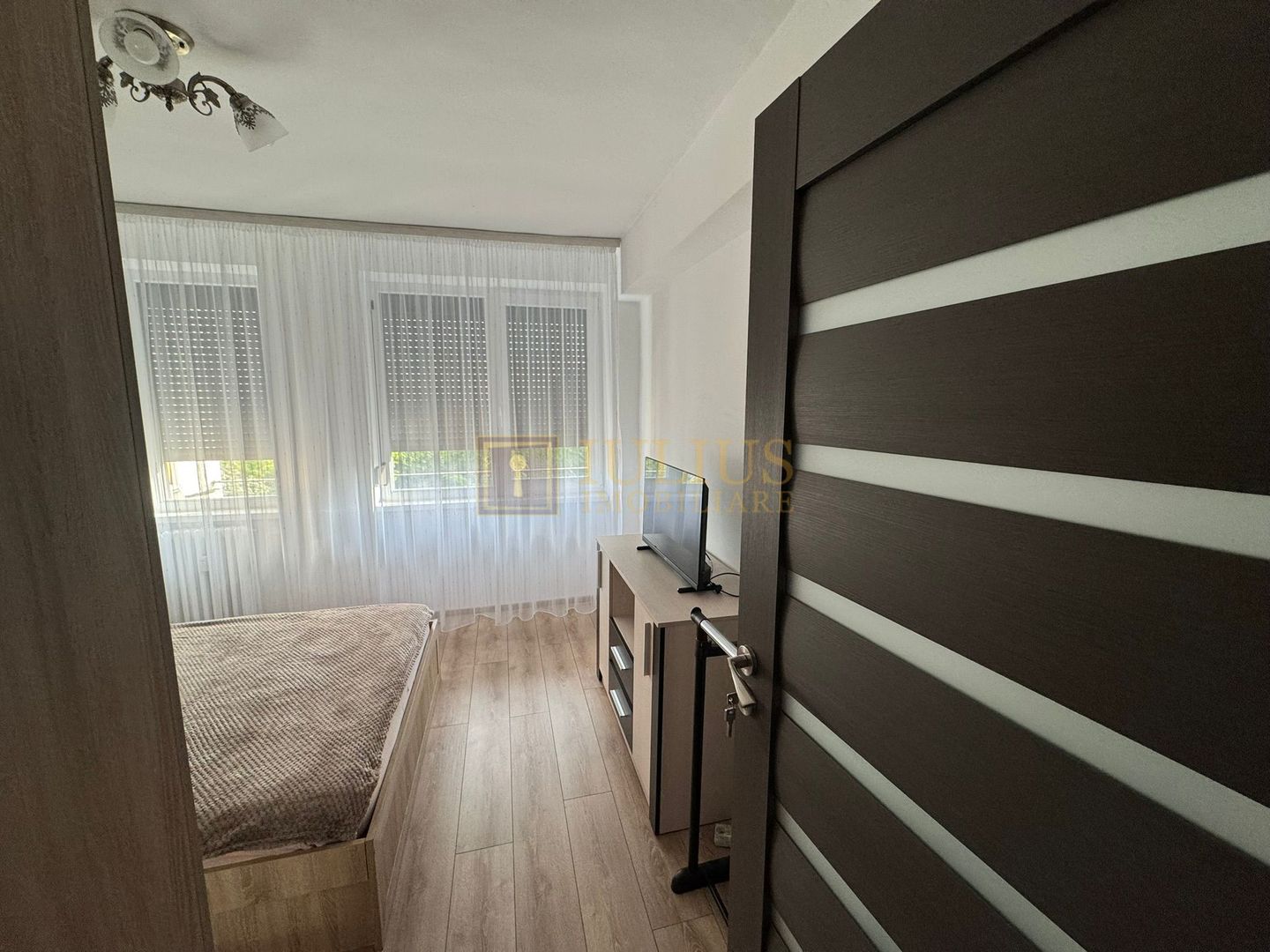 2 camere| cladire istorica| vis a vis de Catedrala| camere spatioase| - Poză 7