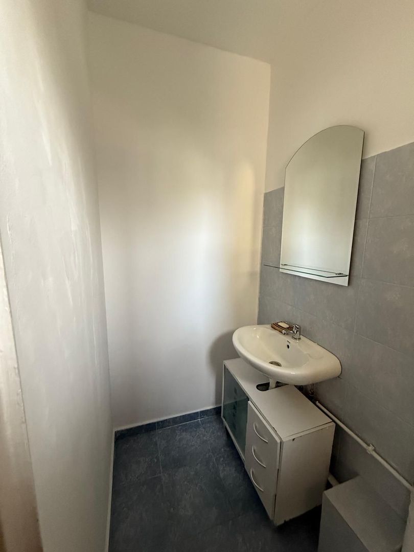 De vânzare 4 camere, spațios, 2 băi, 2 balcoane, lângă Mega Mall - Poză 10