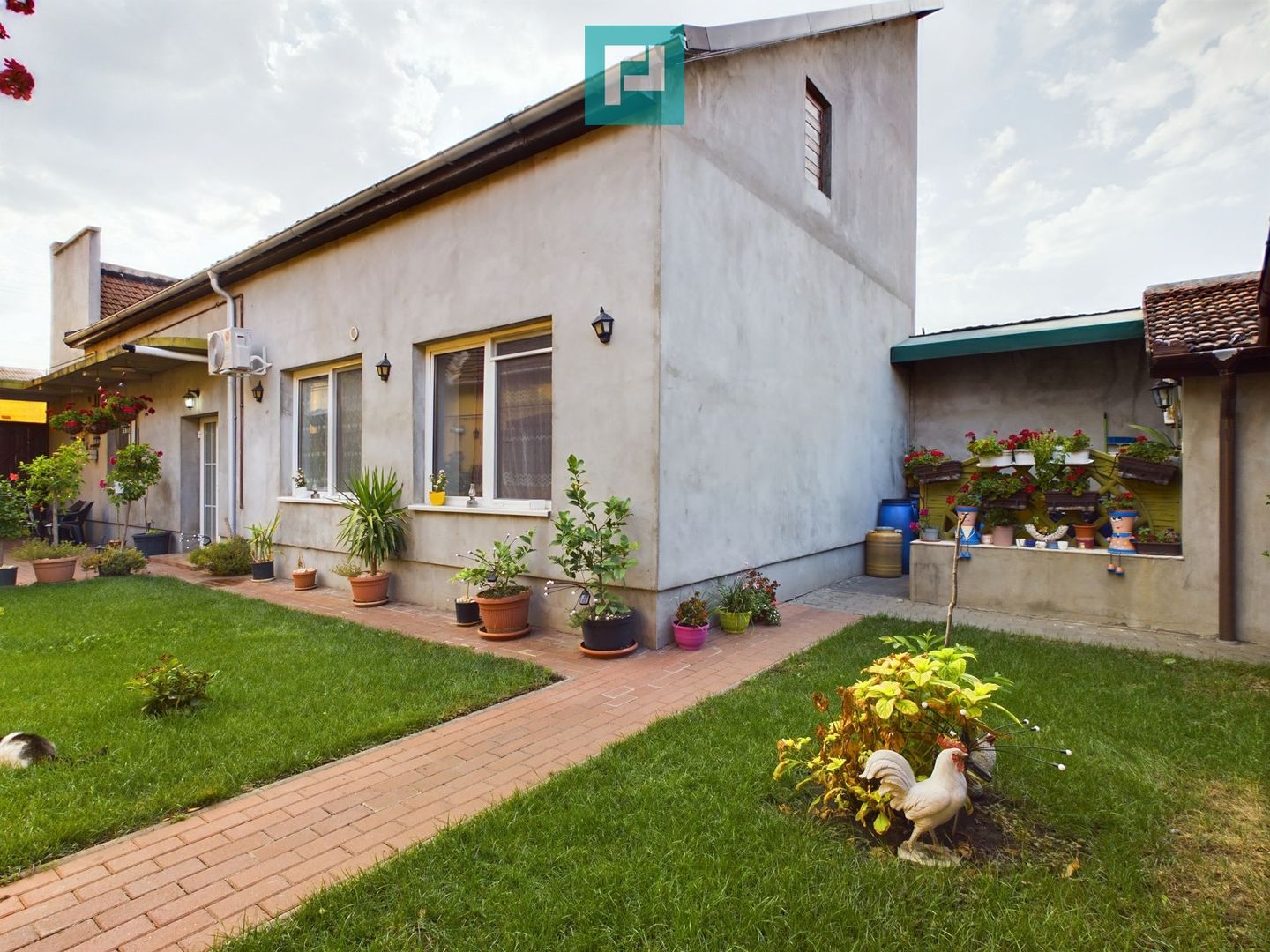 Apartament cu 3 camere la curte comună în Grădiște - Poză 3