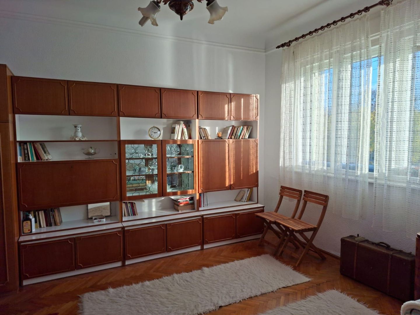 Apartament cu 3 camere si garaj in zona centrală - Poză 6