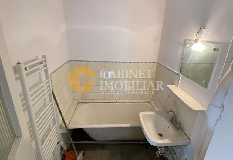 Apartament cu 2 camere pe etajul 1 in zona Alexandru cel Bun- Rond 28 - Poză 8