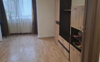 Vând apartament cu 3 camere zona Dâmbu Pietros aproape de bulevard . - Poză 1