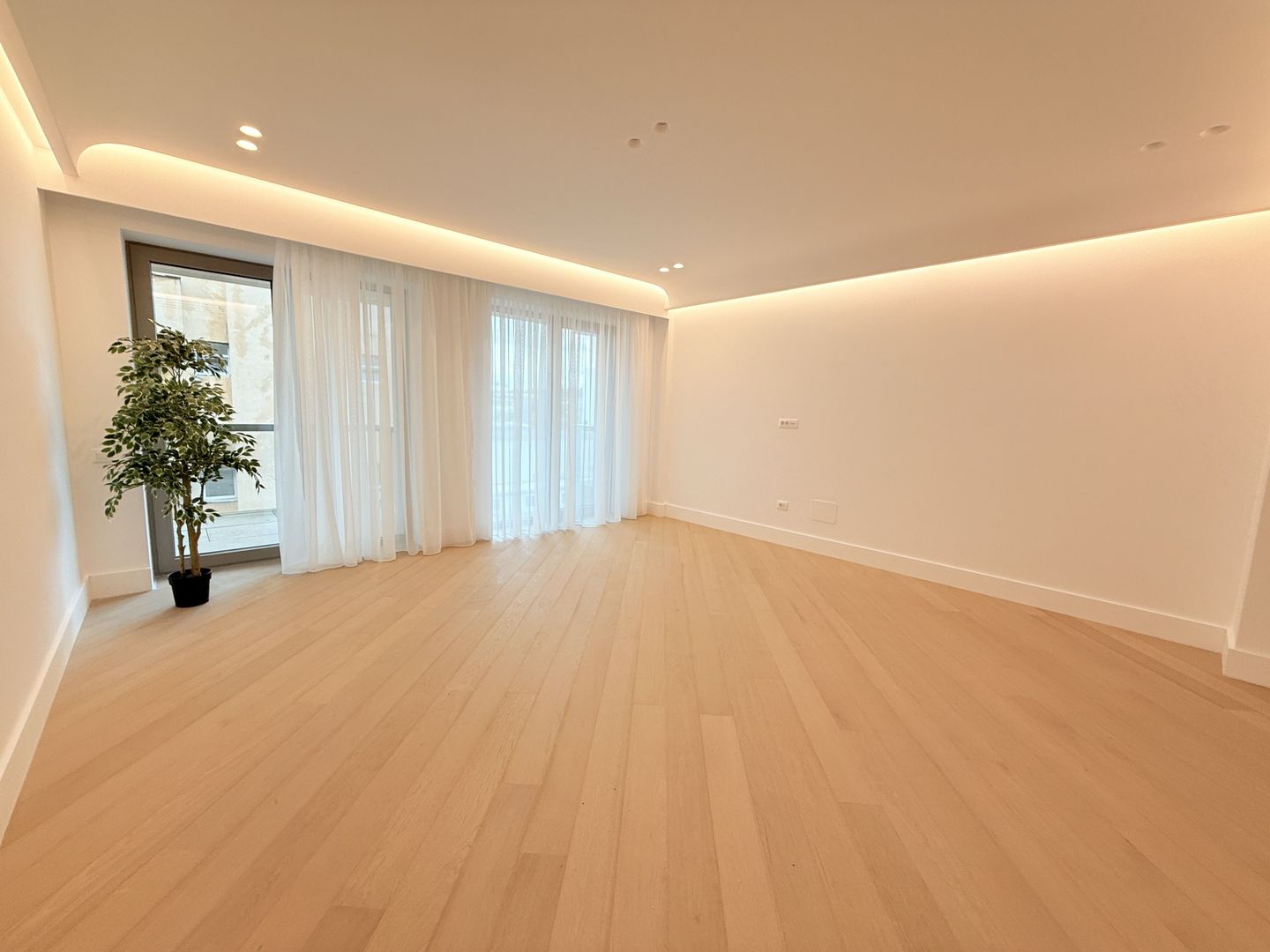 Oportunitate 2 camere Cortina126 - Iancu Nicolae - Poză 1