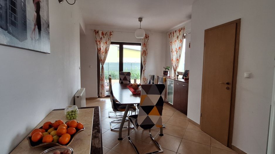 Casa individuala frumoasa si spatioasa in Giroc - Poză 24