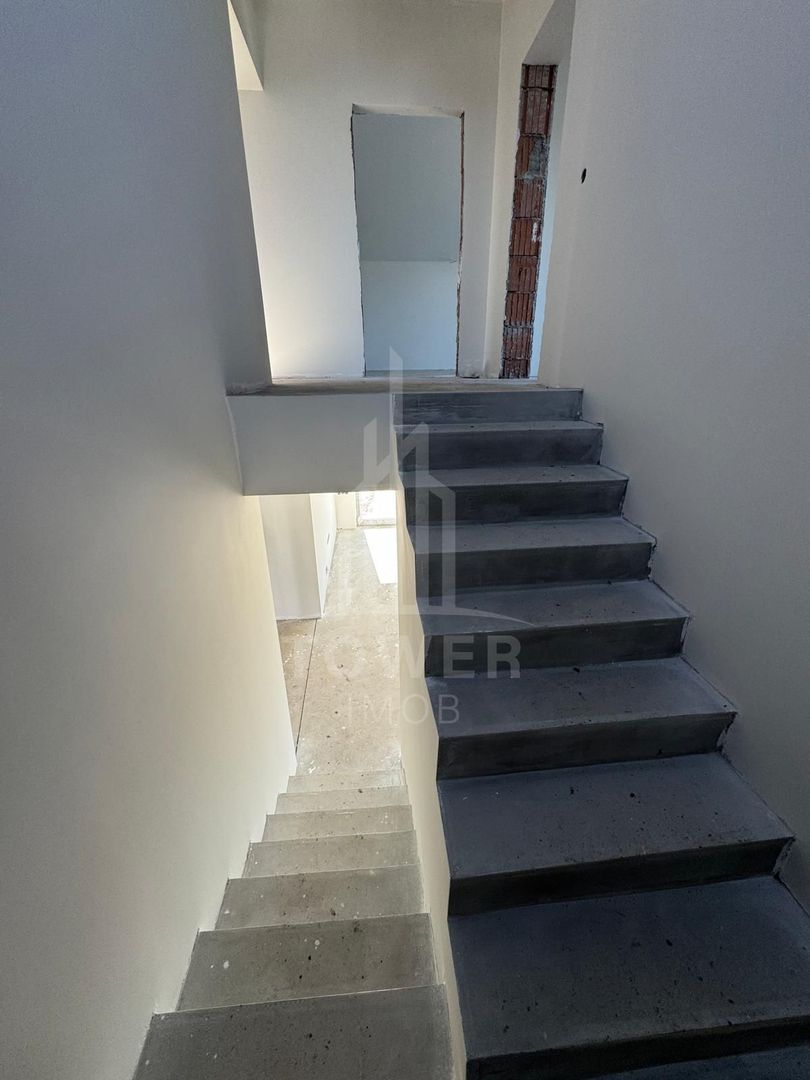 Casă Tip Duplex INDEPENDENTĂ ENERGETIC - Cartier NOU - Poză 10