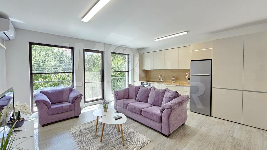 Inchiriere apartament 3 camere situat in vila privata, zona UMF - Poză 1