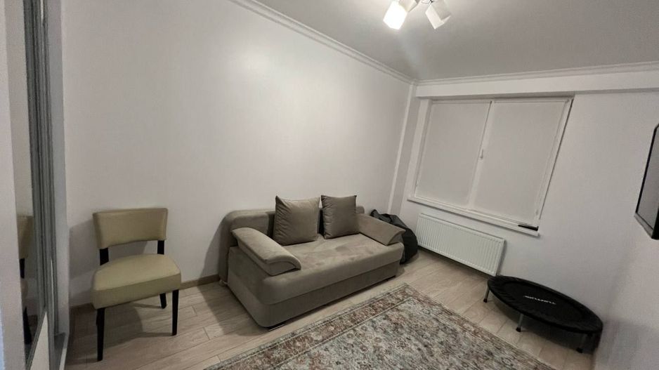 Apartament cu 3 camere de vânzare - Poză 9