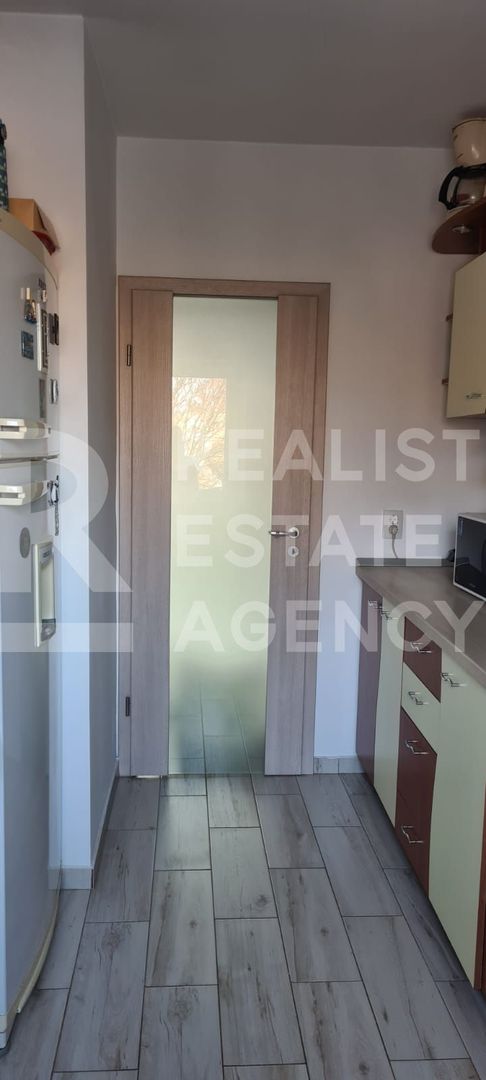 Apartament 4 camere de vânzare - Calea București, Brașov - Poză 11