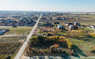 Teren intravilan imprejmuit, vegetatie matura 1200mp Sag Manastire - Poză 5