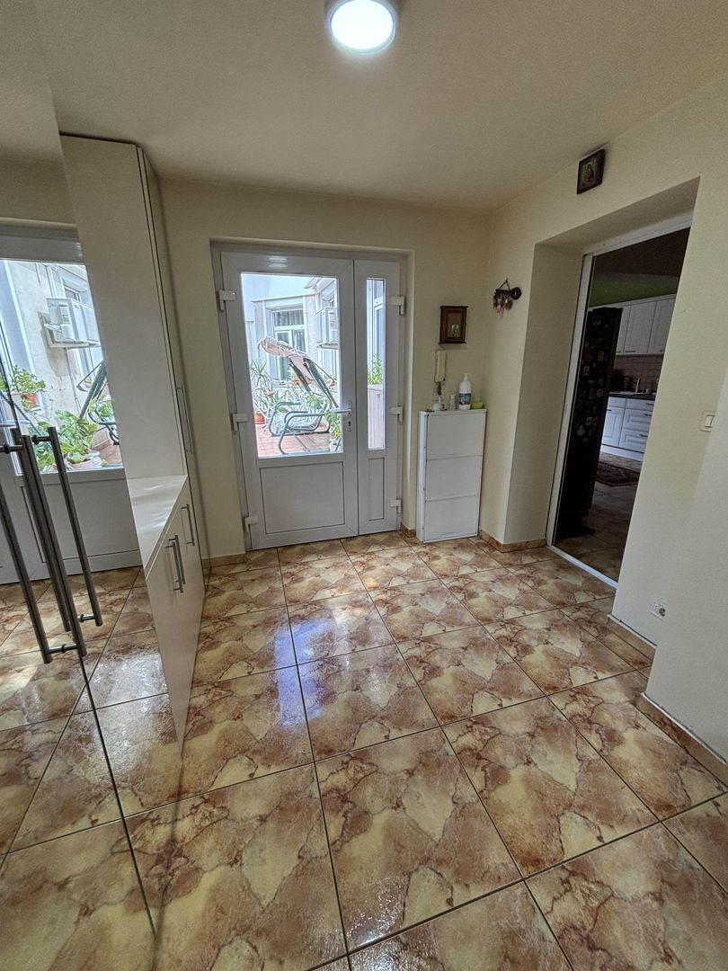 Apartament privat la casa la 5 minute de Piața Victoriei - Poză 47