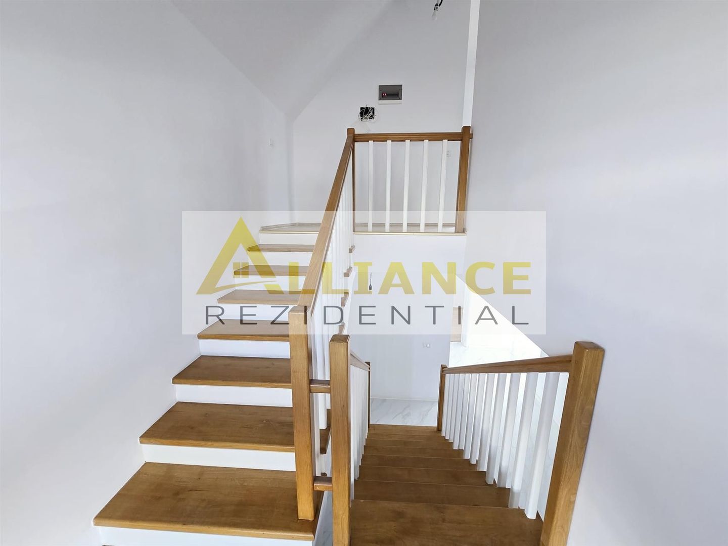 Vila individuala- 5 camere- 3 bai- incalzire pardoseala- - Poză 4
