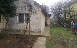 Casă de vânzare cu teren generos – zonă liniștită. Cartier Bulgaria. - Poză 1