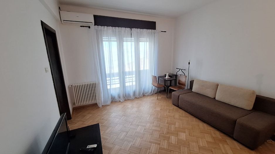 Persoana juridica inchiriaza garsoniera in zona centrala - Poză 1