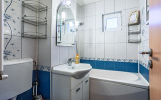 De închiriat -Apartament 3 camere, decomandat, zonă centrală - Poză 14