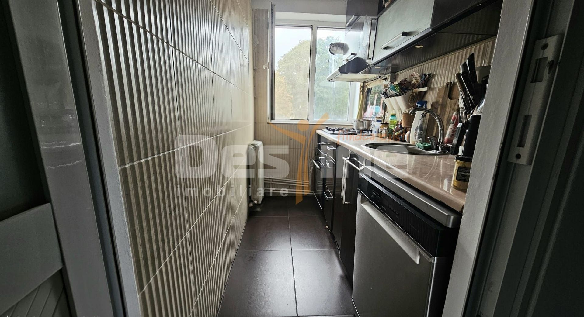 De vanzare Apartament 4 camere, Zona Inel 2 - Poză 5
