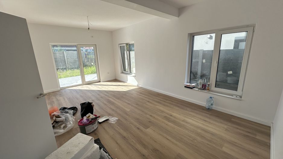 Duplex despartit prin spatiu tehnic - Poză 2