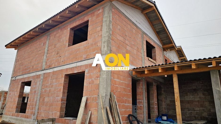 Casa la rosu, 4 camere, 3 bai, 339 mp teren, zona Valea Popii - Poză 2