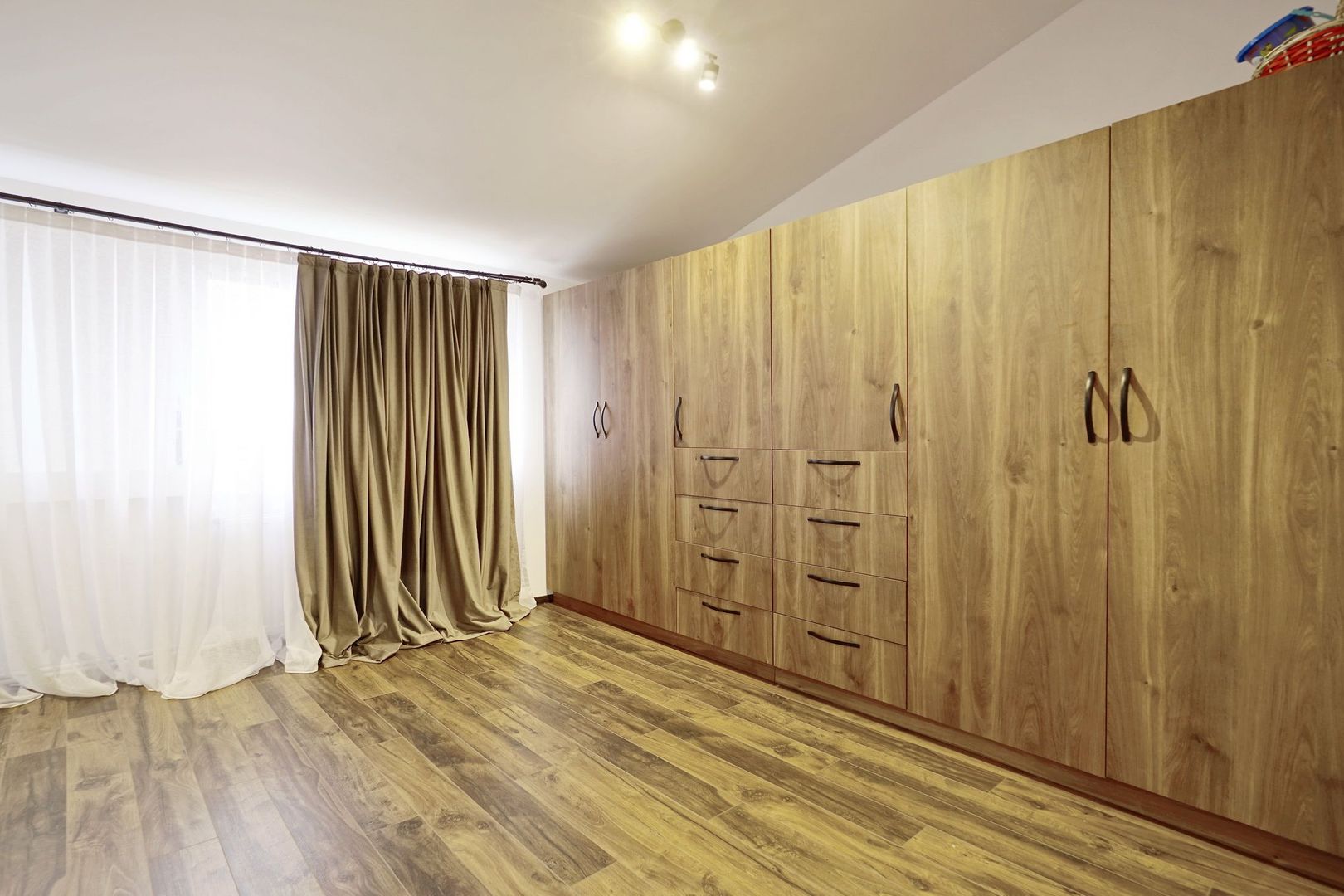 👉 Vilă spectaculoasă pe lac – Ghermănești | 573 mp | Terasă, ponton, - Poză 33