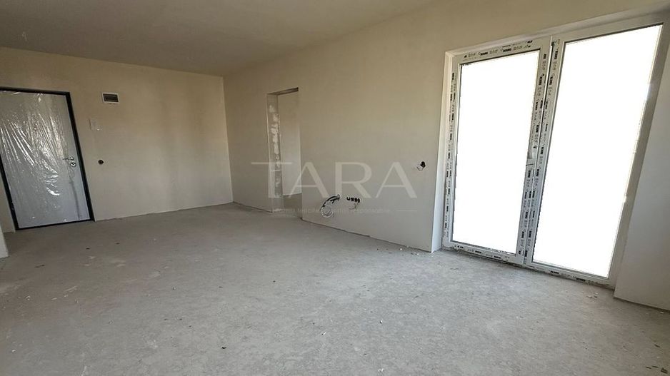 Apartament cu 3 camere semi-finisat în zona Eroilor, Florești. - Poză 4
