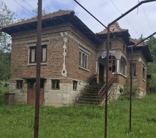 Teren 4226 mp si casa de renovat in loc. Babana, jud. Arges - Poză 3