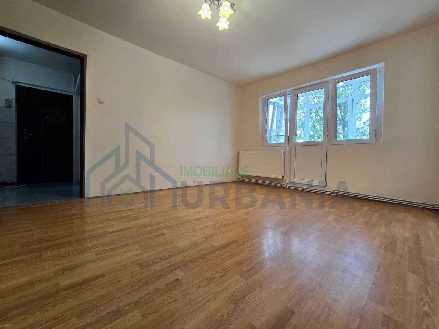 Apartament 2 camere, semidecomandat, 42 mp, etaj 2/4, zona Mircea cel Batran, Iasi - Poză 1
