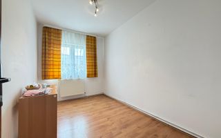 Apartament 3 camere, decomandat, etajul 3/4 - Cisnadie - Poză 4
