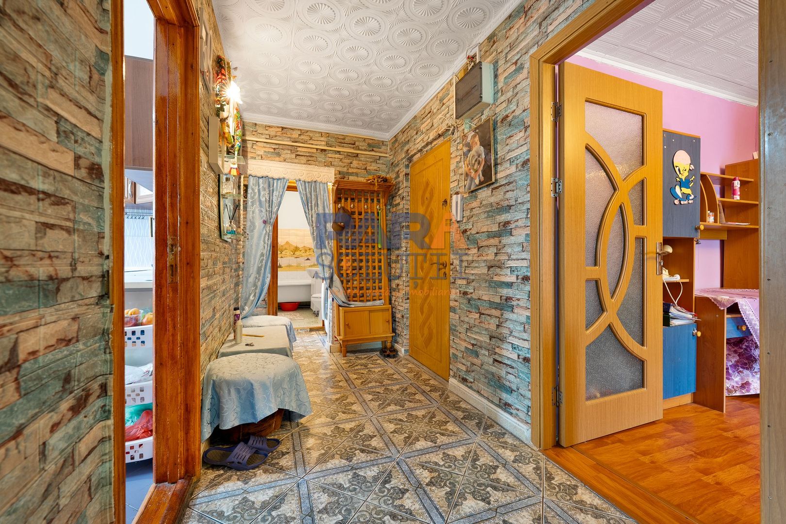 3 camere, 3 balcoane, etaj 3 - Poză 9