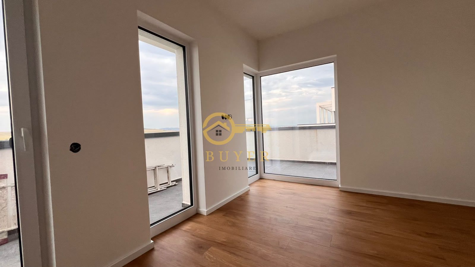 Penthouse superb finisat la CHEIE- Terasa 70mp- vedere panoramica - Poză 6