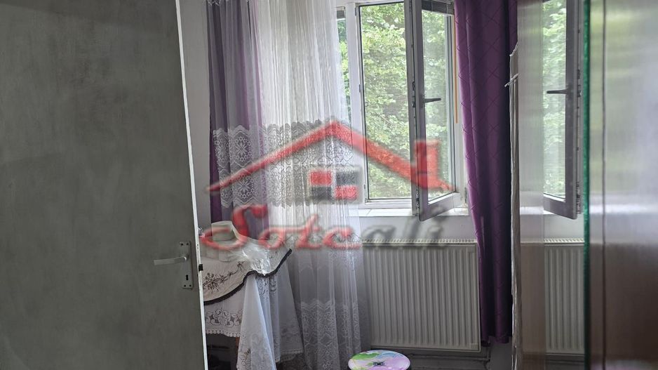 Apartament 2 camere etaj 1/4 Campina zona semicentrala - Poză 4