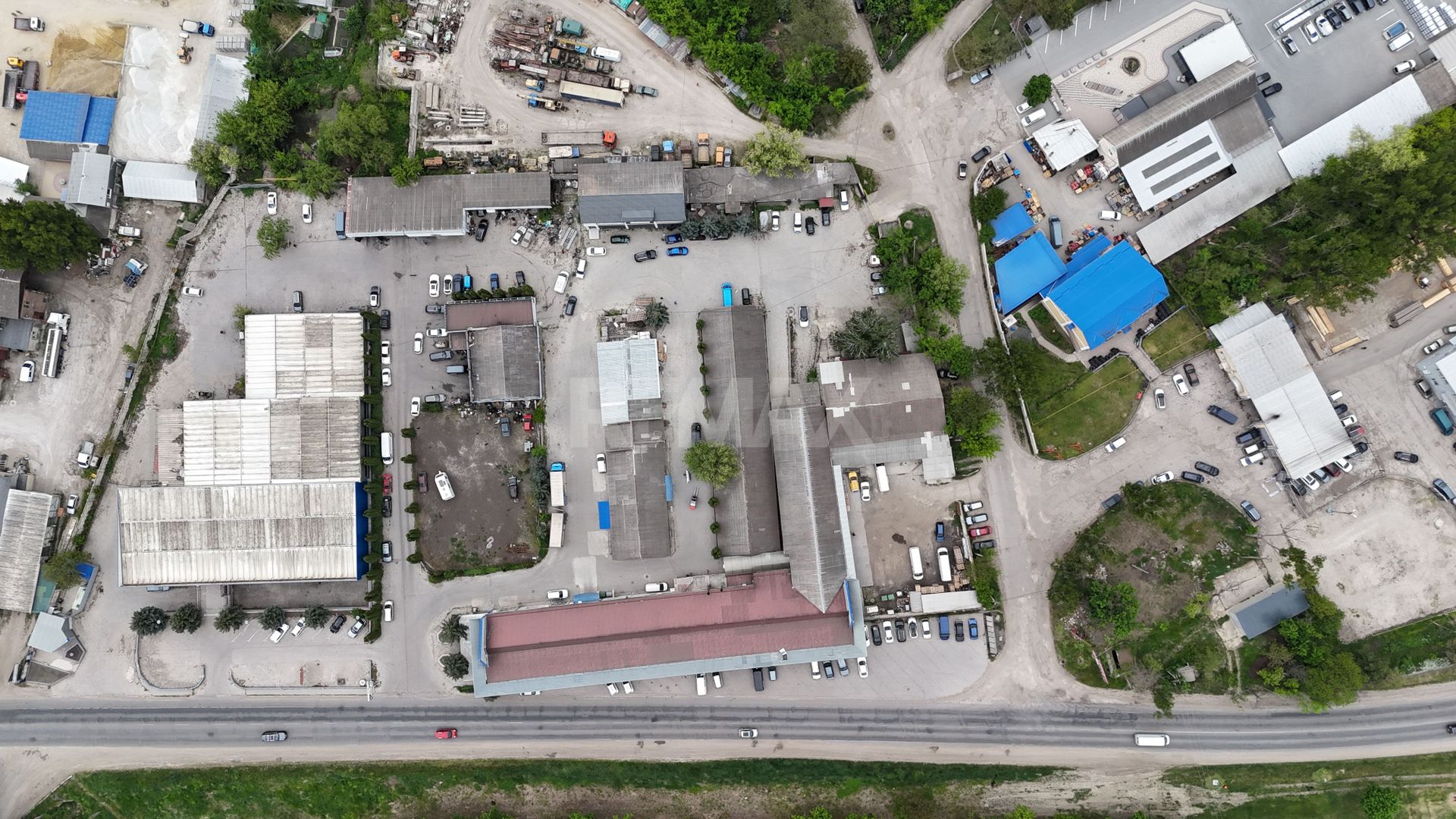 Teren cu spații comerciale Mun. Bălți - Poză 4