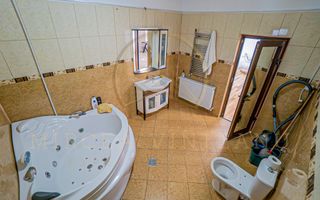 Lazu - Vila de vânzare compusă din P+1E+M. - Poză 16