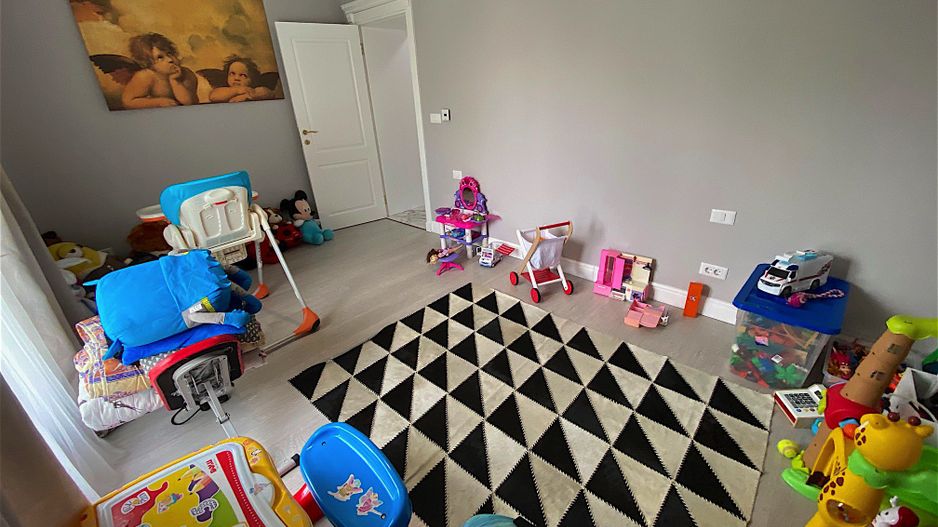 Vila deosebita cu piscina zona Dumbravita - Poză 23