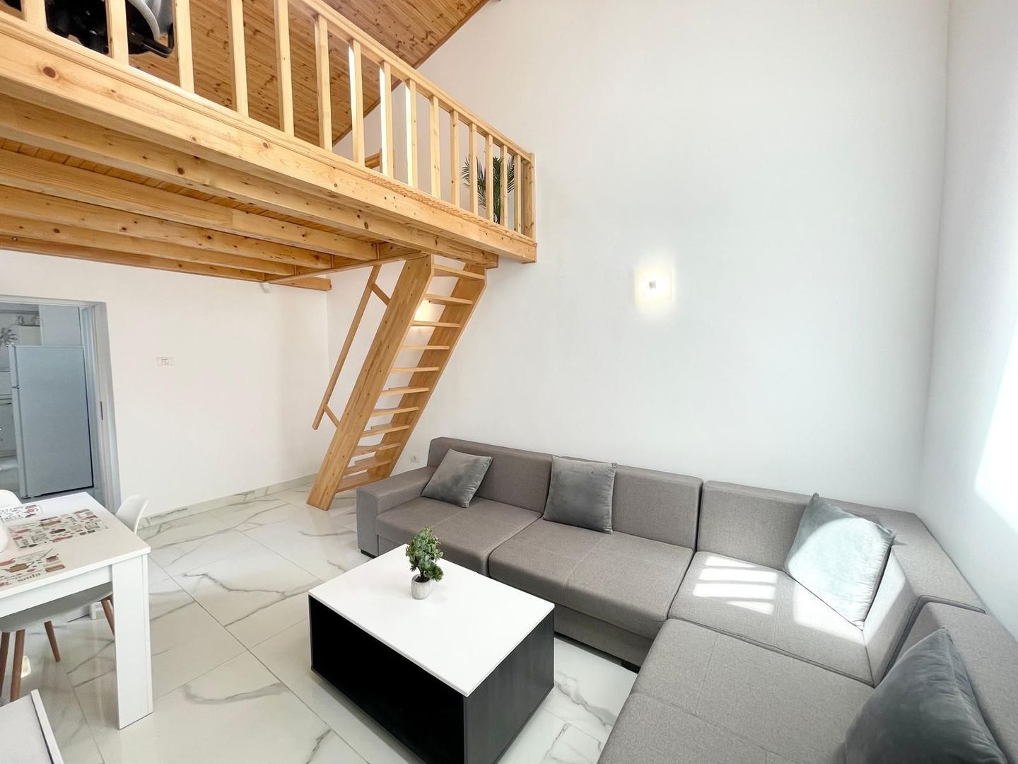 Apartament de închiriat – Zona Parcul Carol / Tineretului - Poză 2
