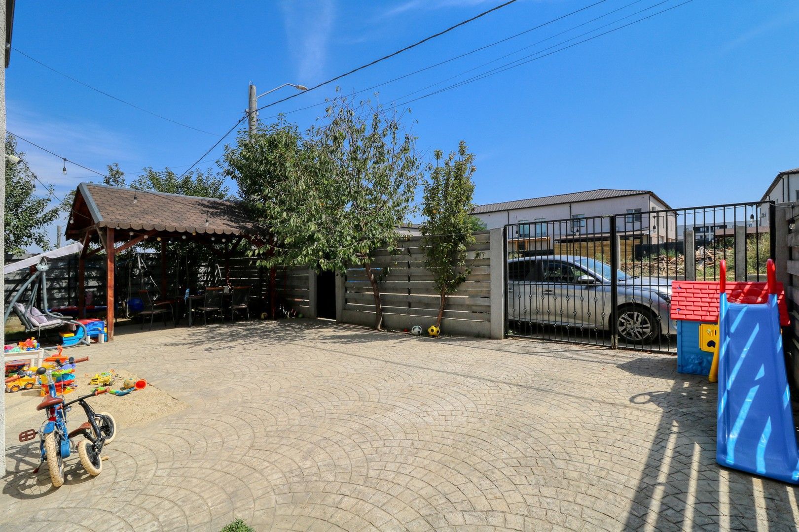 Tunari- Vilă individuală -4 camere si gradina- - Poză 2
