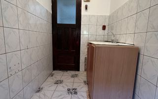Apartament cu 3 camere și boxă în zona Complex KM5 - Poză 8