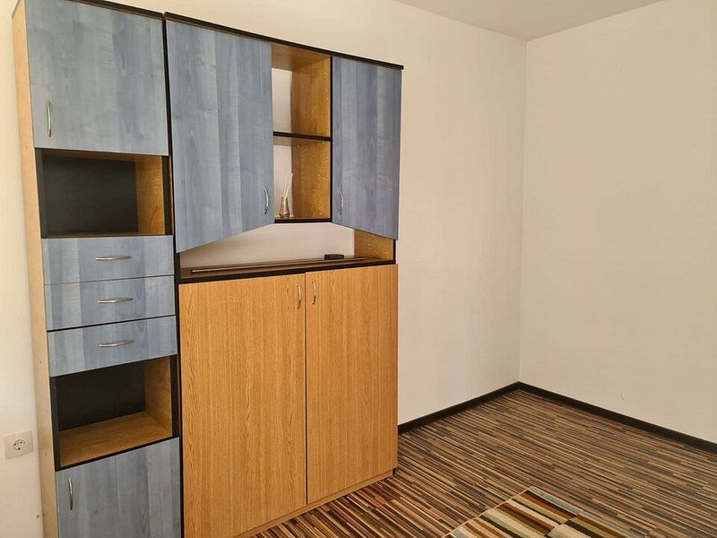 De inchiriat - casa P+1E+M - zona Port, langa liceul de Marina - Poză 8