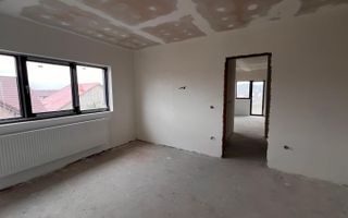 Apartament spatios cu 2 camere- Etaj 2, balcon, Selimbar - Poză 4