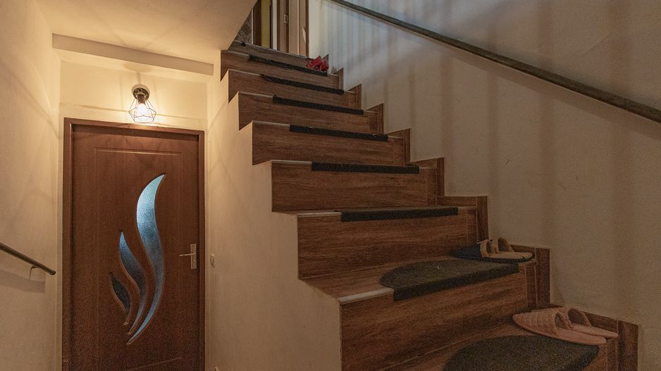Casă / Vilă cu 6 camere de vânzare în zona Sagului - Poză 6