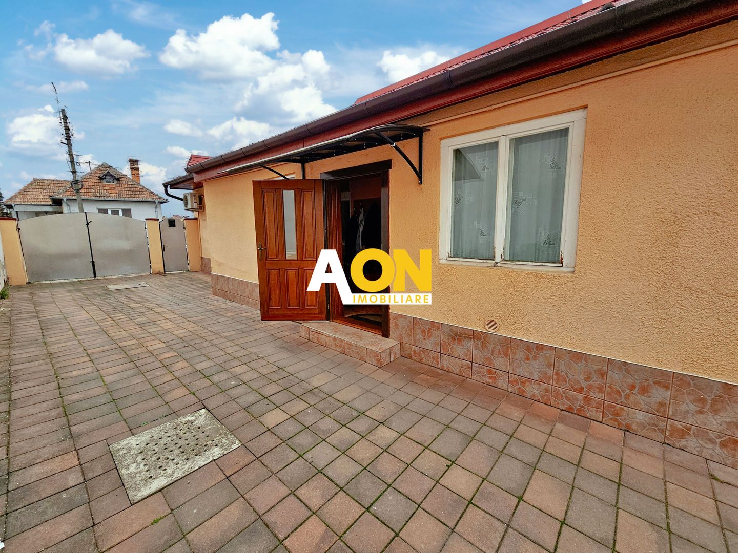 Casa 3 camere, 2 bai, mobilata, utilata, 645 mp teren, zona Lipoveni - Poză 5