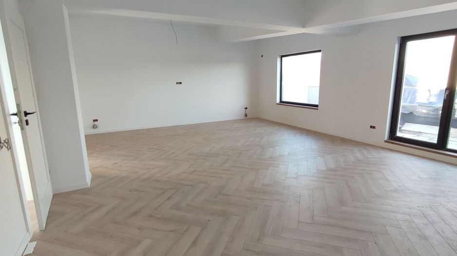 Vila deosebita, Matei Millo, 7 camere, langa padure - Poză 8