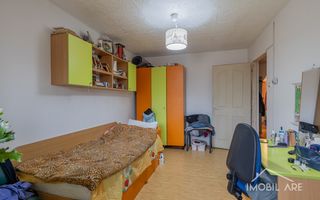 Apartament cu 3 camere de vânzare - Poză 9