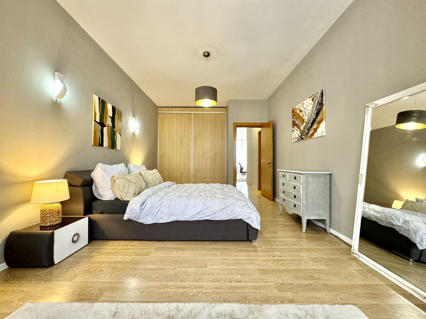 Apartament cu 4 camere, elegant si modern, in zona Centrala- Tender - Poză 16