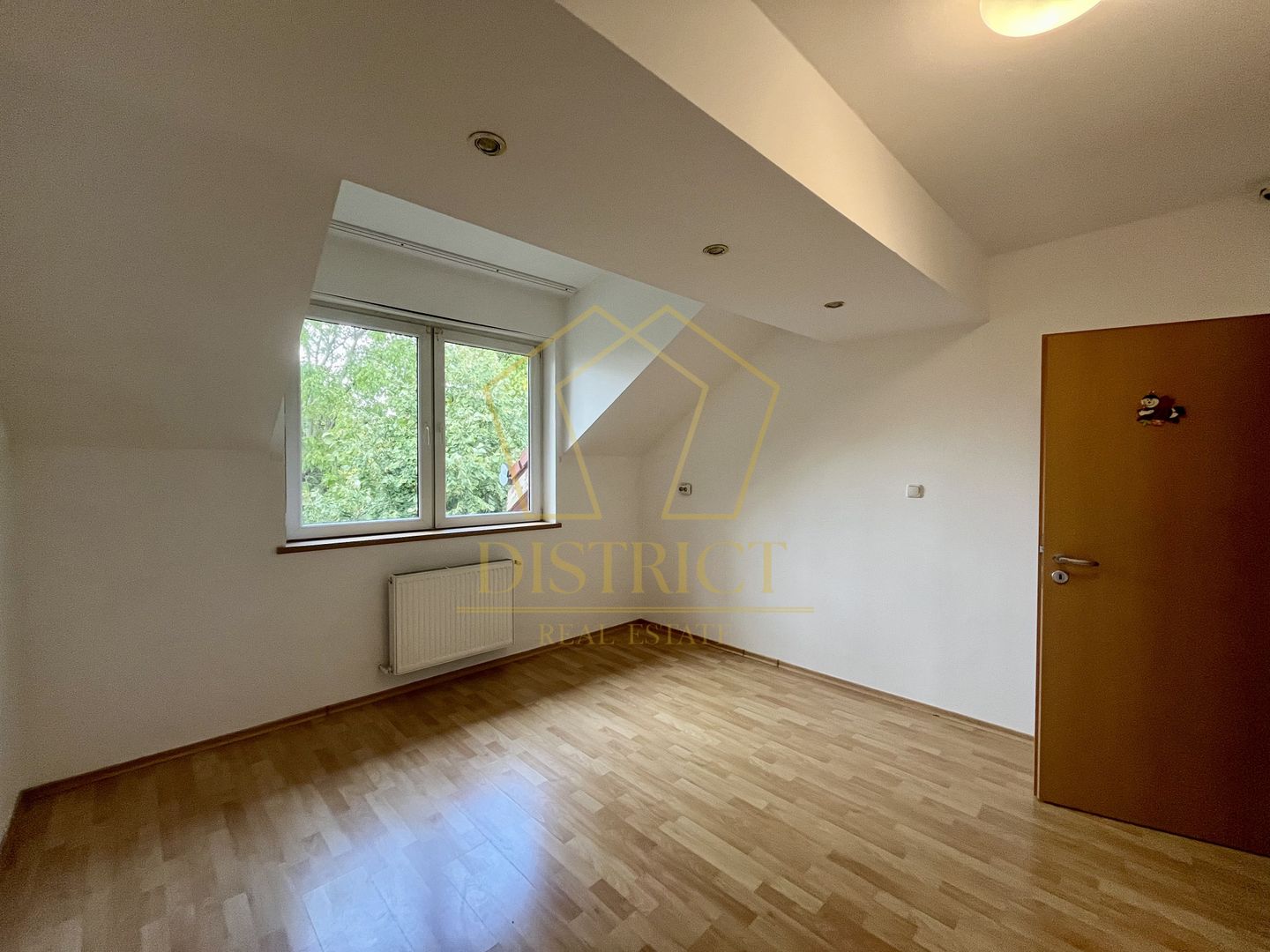 Casa individuala cu 5 camere și garaj | Simion Barnutiu - Poză 11