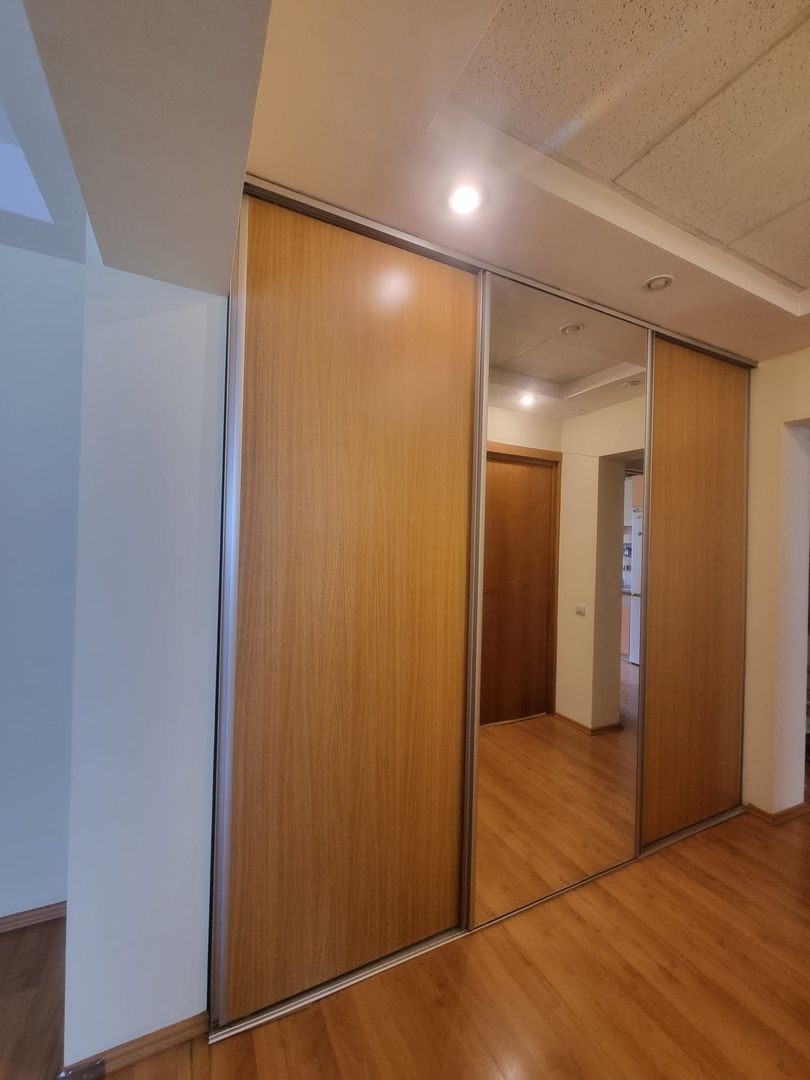 Vanzare apartament 3 camere, 2 bai, bloc 1985, langa metrou Titan, IOR - Poză 3